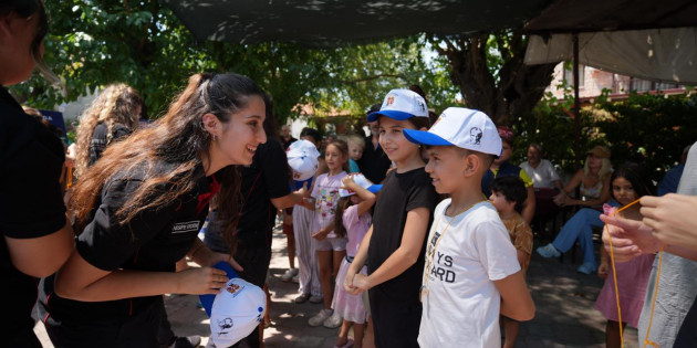 Büyükşehir Yangından Etkilenen Çocuklara Yardımda bulundu