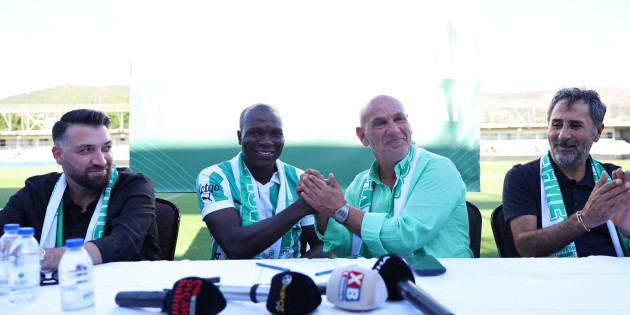 Bodrum FK’da Vincent Aboubakar’a coşkulu imza töreni
