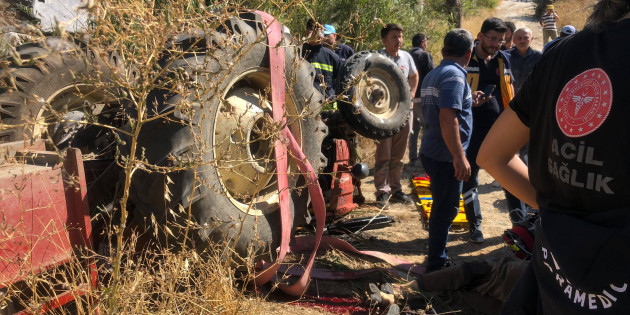 Muğla Kavaklıdere de Traktör devrildi 2 Kişi öldü