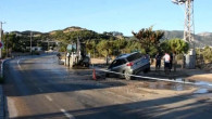 Jeep su patlamasıyla oluşan çukura düştü