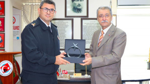 İl Jandarma Komutanı Şehit Aileleri Derneğini ziyaret etti.