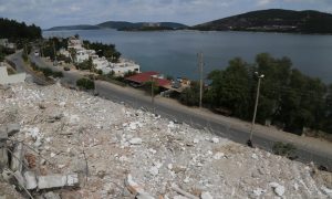 KAÇAKTI, YIKILDI .BAŞKAN ARAS: “GELECEĞİMİZİ KURTARIYORUZ “