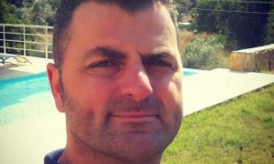 “Ağaç Doktoru” Badem Ağaçlarını İlaçlarken Canından Oldu