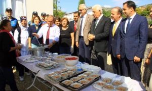 Zihinsel Engelliler Derneğinden Aşure Etkinliği