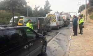 İki otomobil ve bir öğrenci servisi çarpıştı 3’ü öğrenci 9 kişi yaralandı