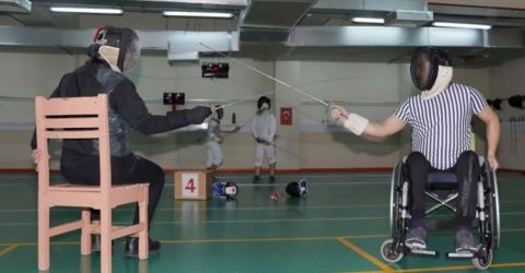 Bedensel engelli Hakan eskrimde milli olmak için mücadele ediyor