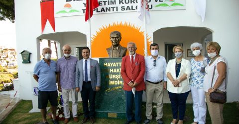 BODRUM DA SİTEYE ATATÜRK BÜSTÜ