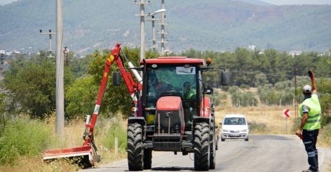 YOL KENARLARINDA TAMBURLU TEMİZLİK