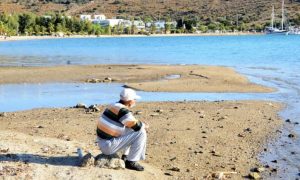 Bodrum’da Deniz 15 Metre Çekildi, Sahilde Adacıklar Oluştu