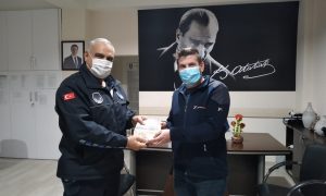 ZABITA MEMURU BULDUĞU PARAYI SAHİBİNE VERDİ