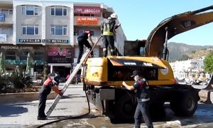 MARMARİS’TE FACİADAN DÖNÜLDÜ!
