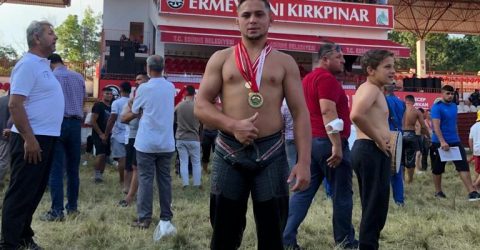 KIRKPINAR’DA DESTEDE ALTIN KAZANDI