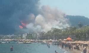 Marmaris’te de orman yangını 5 dakikada yayıldı, evler oteller tehdit altında
