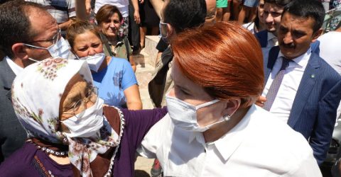 MERAL AKŞENER  YANGIN BÖLGESİ MAZI’DA 