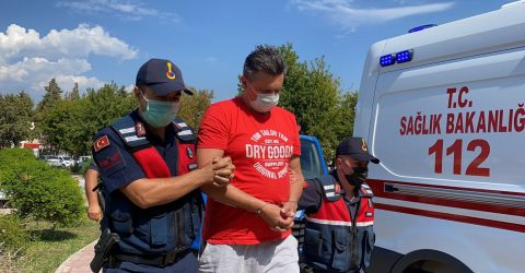 Muğla Fethiye’de başına erkek arkadaşının içki şişesiyle vurduğu kadın öldü  .