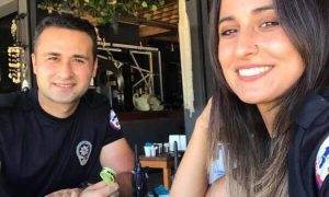 Su üstündeki yunuslardan su altında evlenme teklifi