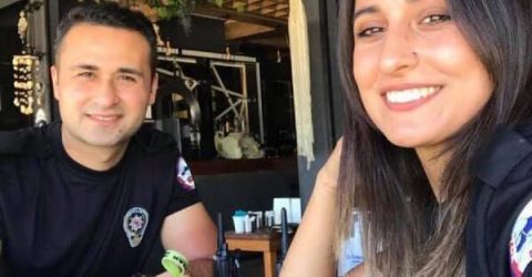 Su üstündeki yunuslardan su altında evlenme teklifi