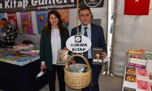 “Askıda Kitap”a ilk destek Başkan Toksöz’den!