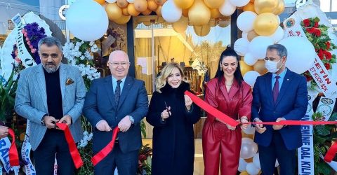 ÖZGE SOYKAN YENİ MAĞAZASINI AÇTI