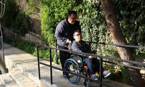 DORUK BURGAZ, TEKERLEKLİ SANDALYESİNE KAVUŞTU 