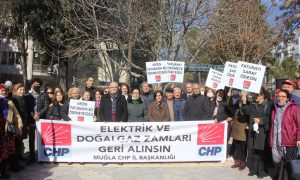 CHP’LİLER FATURALARI YAKARAK TEPKİ GÖSTERDİLER