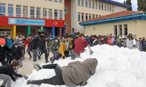 Menteşe Belediyesi’den Çocuklara Kar Sürprizi