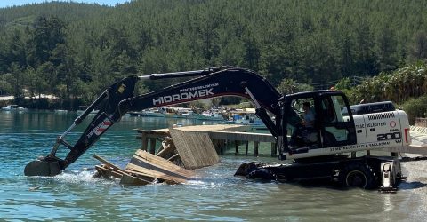 Kaçak Yapı Ve İskele Yıkımları Devam Ediyor