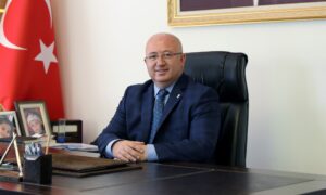 BAŞKAN GÜMÜŞ, “DEMOKRASİNİN TEMEL DEĞERLERİNDEN BİRİ ÖZGÜR BASINDIR”