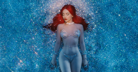 ACIYI GÜCE DÖNÜŞTÜREN KADIN AVA MAX’İN İKİNCİ ALBÜMÜ YAYIMDA!