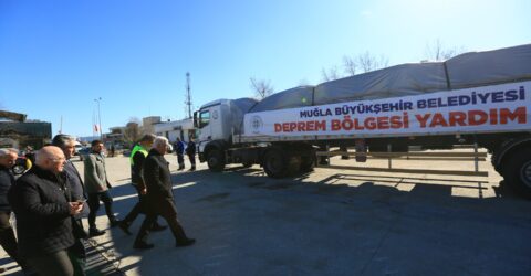Büyükşehir Belediyesinin Yardım Tırları Yola Çıktı