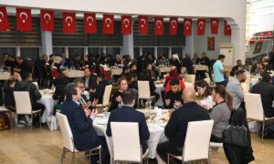 Romanlarla İftarda Bir Araya Geldi