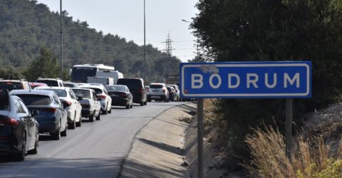 Bodruma iki  günde 60 bin araç giriş yaptı