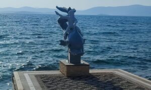 HERMİAS HEYKELİ YENİDEN GÜLLÜK HALKIYLA BULUŞTU