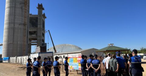 Çimento Fabrikası mühürlendi.