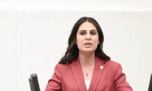 GİZEM ÖZCAN: SİZİN TASARRUF ANLAYIŞINIZ ÇOCUKLARIMIZIN LOKMASINDAN KISMAK MI?