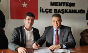 MUSTAFA ŞAHİN ADAYLIĞINI AÇIKLADI