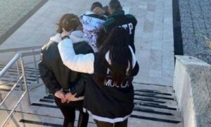 5 kilogram esrarla yakalanan iki kişi tutuklandı