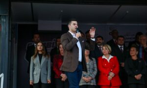 Tamer Mandalinci: “Sizin gibi topraklarımızı parsel parsel satmadım”