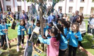 Valilik Bahçesindeki “Ağaçlar Kitap Açtı”