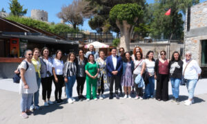 AHMET ARAS ;”KADINLAR GÜNÜ ONURLU BİR DİRENİŞ  GÜNÜDÜR”