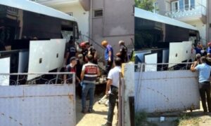 Yolcu otobüsü eve girdi bir ölü 12 yaralı