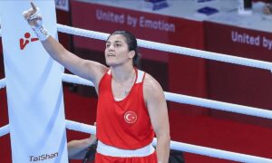 Milli Boksör Busenaz Çeyrek Finalde