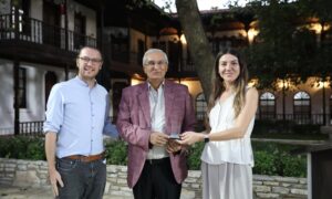 PROF. DR. BAYAT: “İNANÇ SÖZELDİR. DİNİ İNANÇ YAZILIDIR”