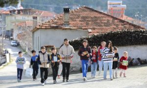 Kırsaldaki Çocuklara Kitap Desteği