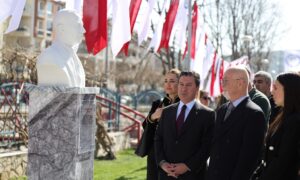Sağlık Emekçileri Ölümsüzleştirildi