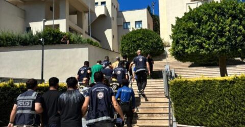 Marmaris’te Göçmen kaçakçıları yakalandı