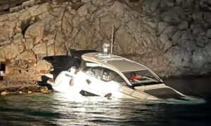 Bodrum’dan giden Motoryat Yunan adasındaki kayalıklara çarptı