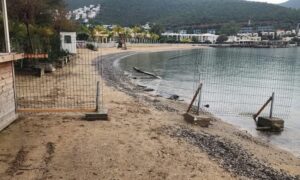 Bakan Bunu Yapansa !  Torba’da Bakan’ın oteli denizin içine kadar tel çekti, tepki geldi