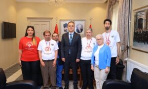 Muğla Valisi Dr. İdris Akbıyık Engelleri Sporla aşan gençlerin sevincine ortak oldu.