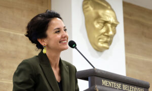 Başkan Köksal Aras: “Bağımsızlık Meşalesi, Gençliğin Ellerinde Geleceğe Taşınıyor”